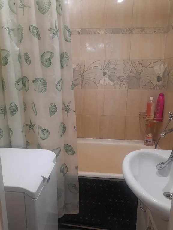 Уютная квартира в спальном тихом месте, недалеко от центра.