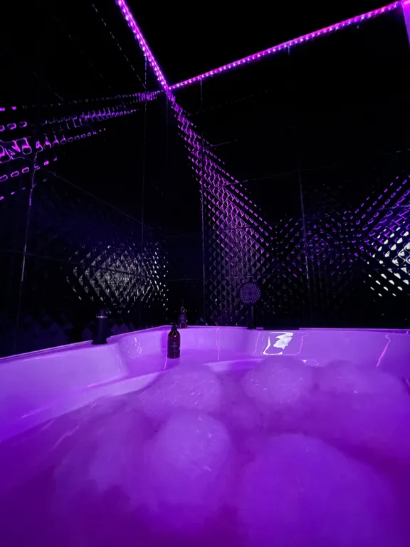 Апартамент для свиданий с джакузи