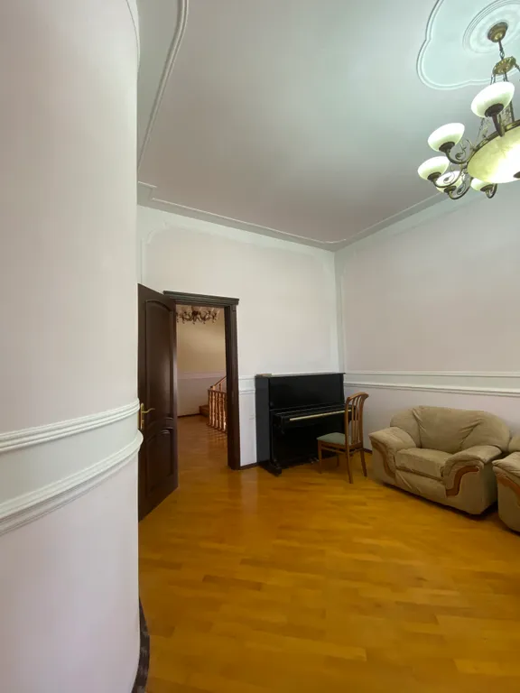 Дом напротив фонтана с потрясающим видом на крепость, фонтан и море