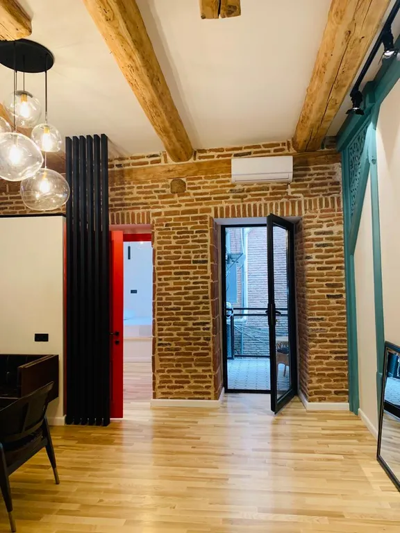 Дизайнерская квартира под старину