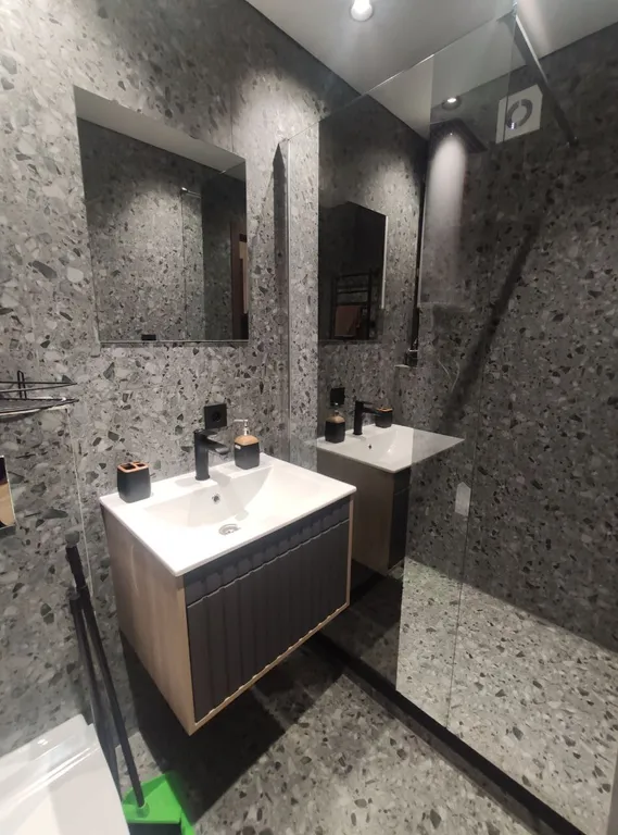 Уютный домик у озера рядом с баней на двоих