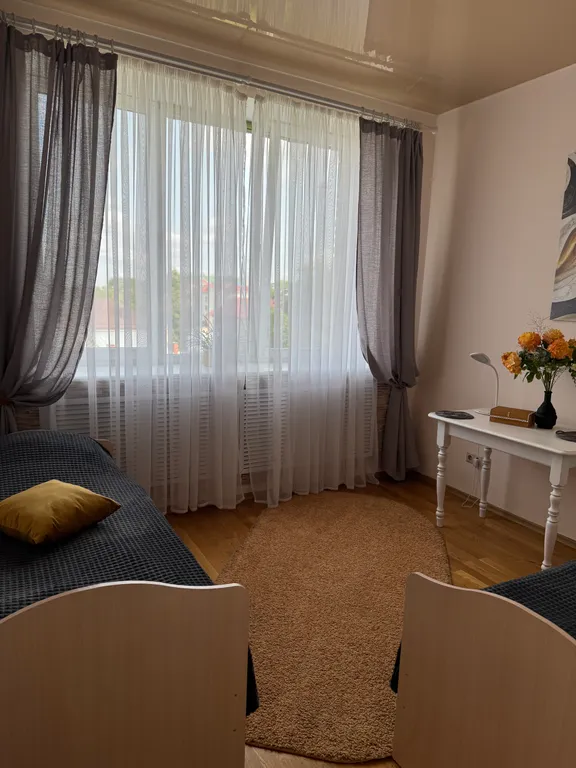 Красивая трёхкомнатная квартира в центре с видом на площадь