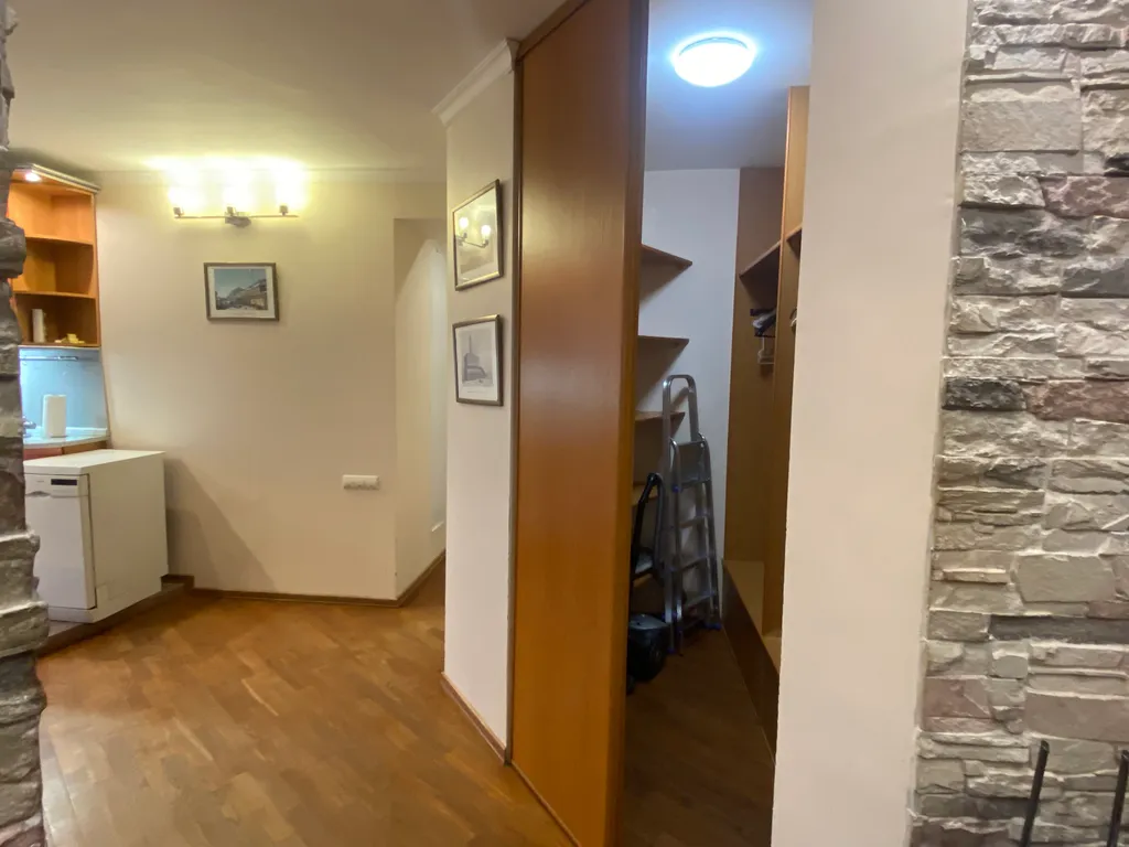 Двухкомнатная квартира рядом с АРТ квадратом