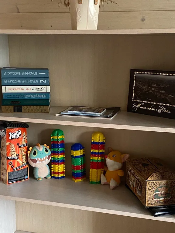 Уютный бревенчатый двухэтажный дом