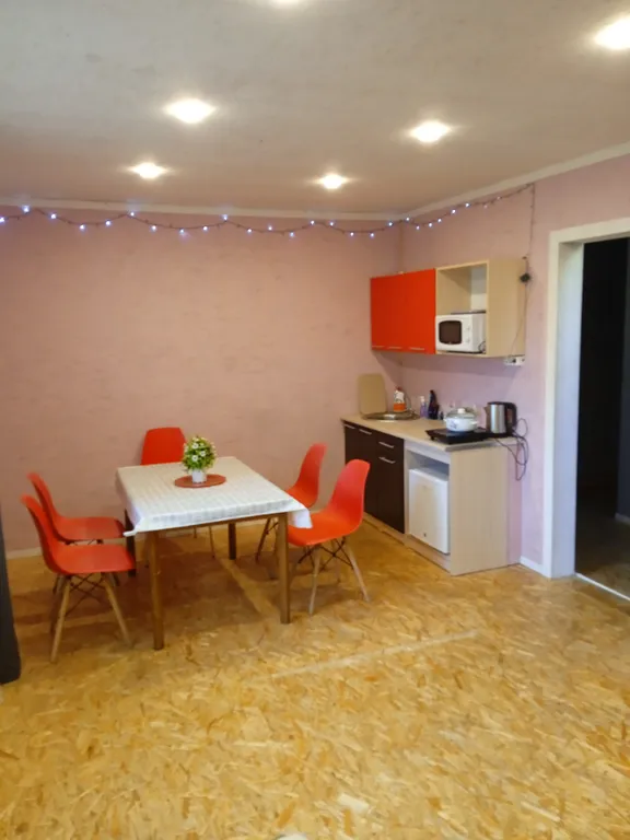 Коттедж Коттедж в городе с прекрасной природой, чистым воздухом и бассейном — Казань