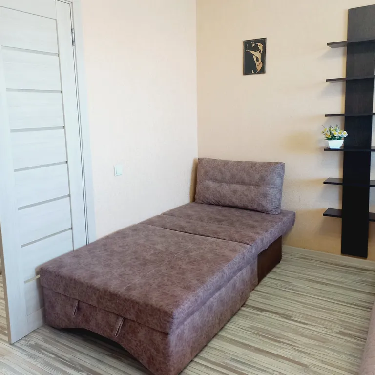 Квартира в центре, рядом с АЗ Урал