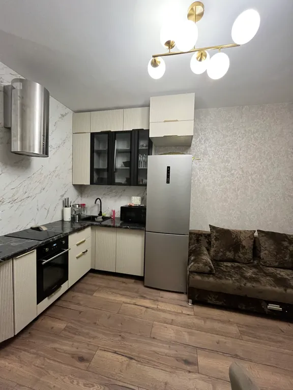 Видовая на озеро и город уютная квартира