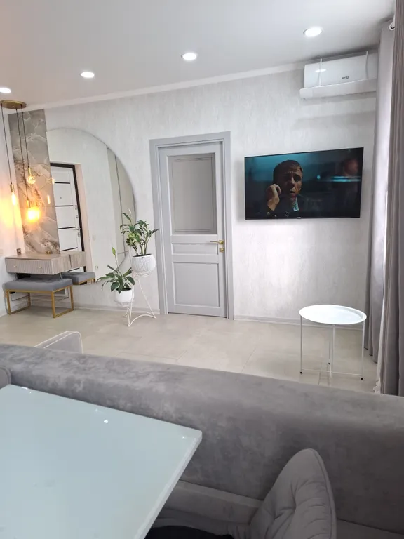 Апартамент с потрясающим видом на горы и море