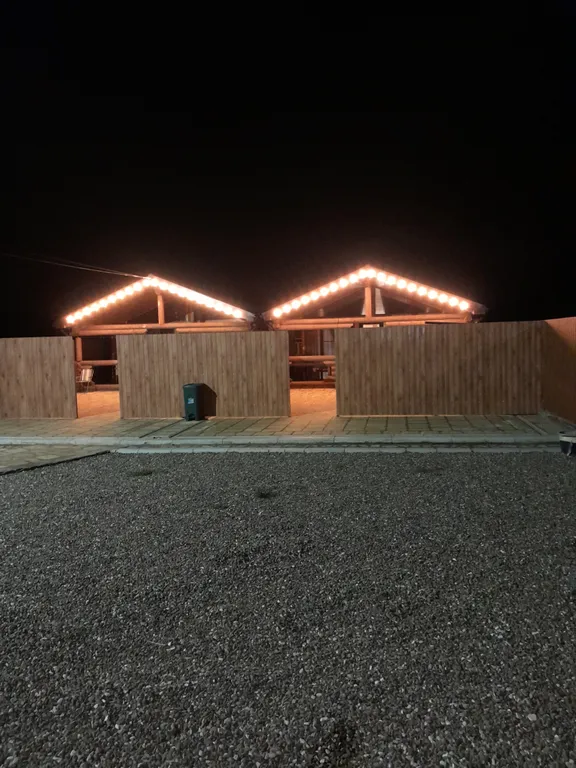 Уютные домики на берегу моря