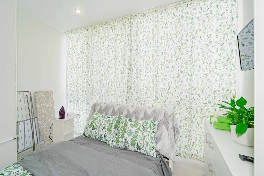 Уютная студия с панорамным окном