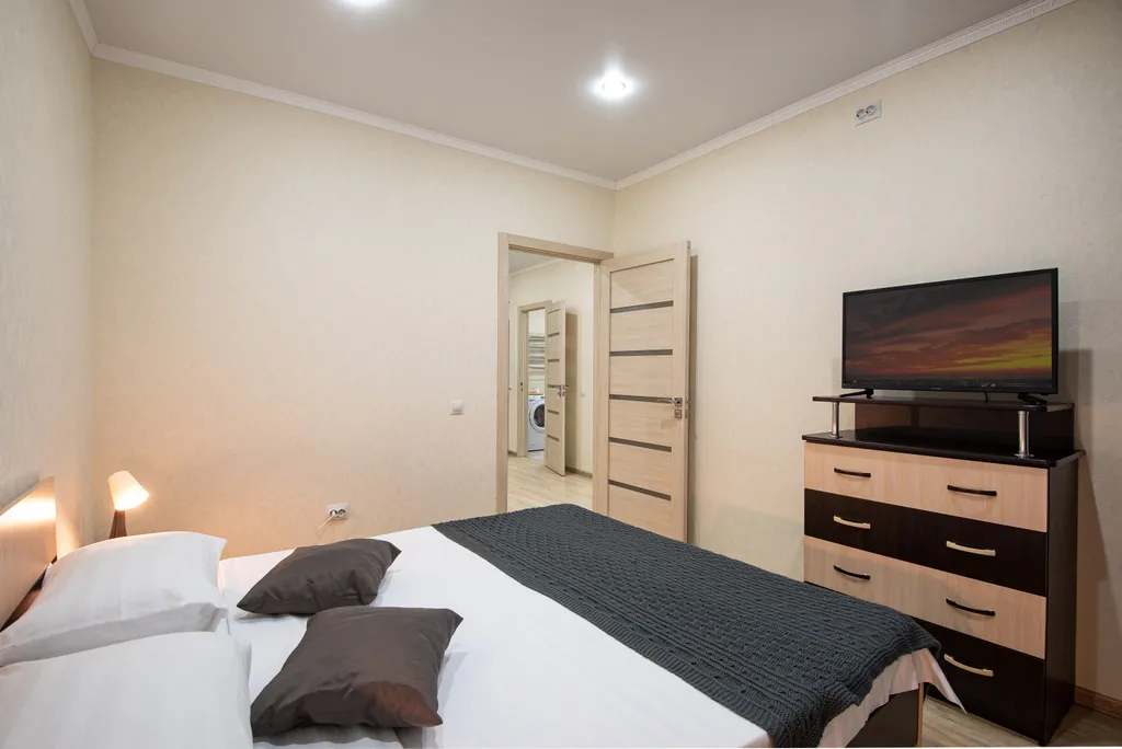 Квартира Квартира Светлая евродвушка в центре, 2 жк-телевизора, удобная кровать — Краснодар