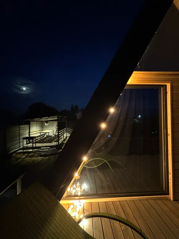 Дoм у реки с собственным причалом и рыбалкой