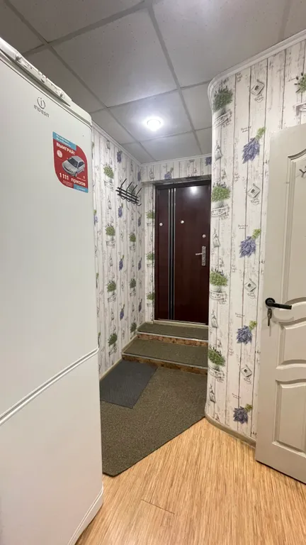 Уютная, светлая квартира с видом на гостиницу карибу