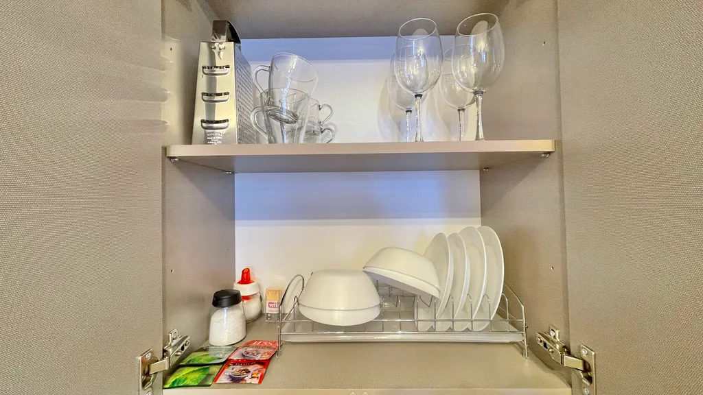 Не в отеле, а в квартире