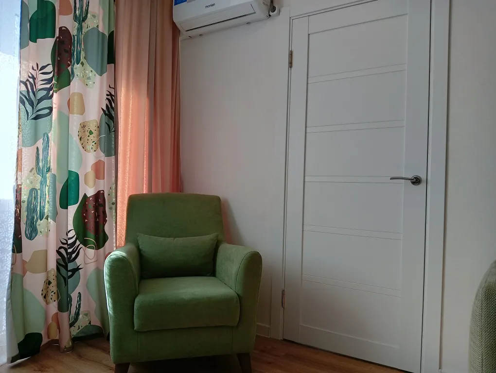 Двухкомнатная квартира в центре города с потрясающим видом из окна