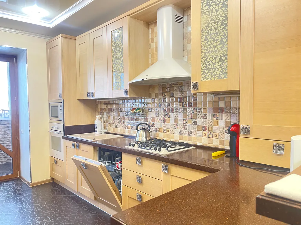 Большая квартира с дизайнерским ремонтом в курортной зоне