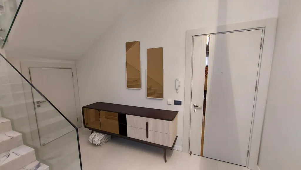 Двухуровневая квартира с собственным выходом к бассейну