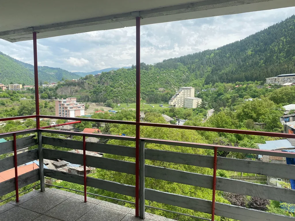 Квартира Мансарда с верандой — аренда посуточно в Боржоми