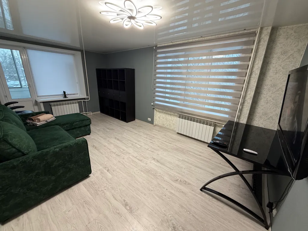 Просторная двухкомнатная квартира на набережной