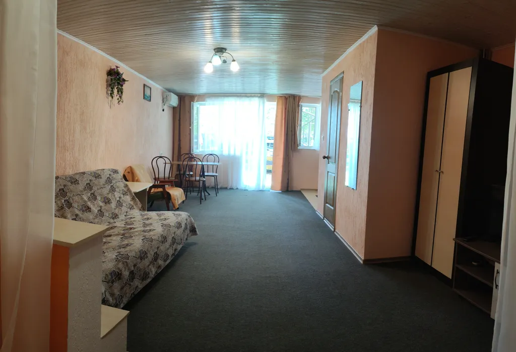 Семейный номер (первый этаж, без ступенек)