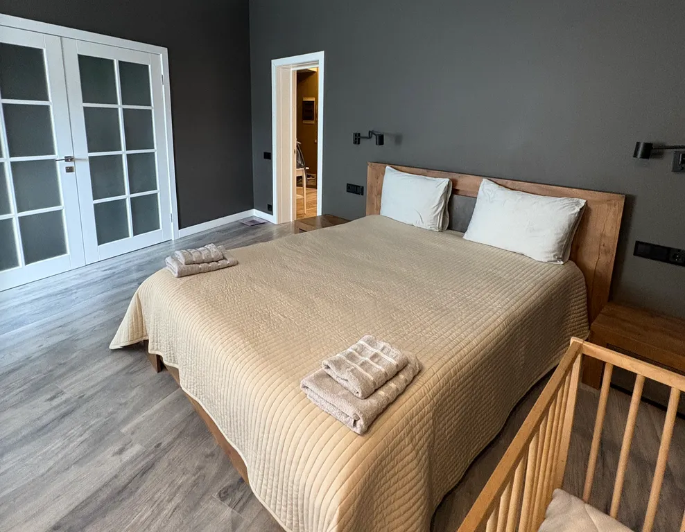 Квартира Уютная трёхкомнатная квартира с видом на Неву — Санкт-Петербург