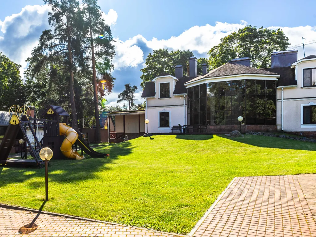Коттедж Дом в черте города для семейного отдыха — Санкт-Петербург