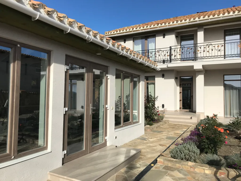 Коттедж Дом под черепицей — Солнечная Долина