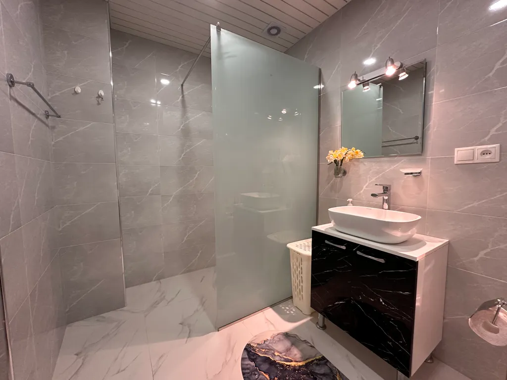 Апартамент с видом на горы и большой террасой