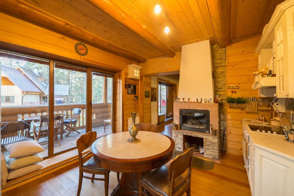 Коттедж Дом для отдыха в живописном месте — Луга