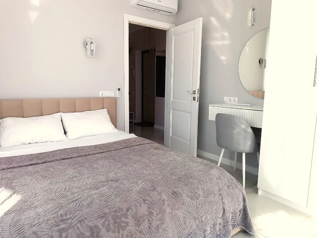 Двухкомнатная квартира с панорамным видом "Очарование Ялты"