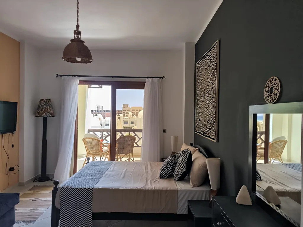 Студия в элитном районе с пляжем и бассейном с подогревом