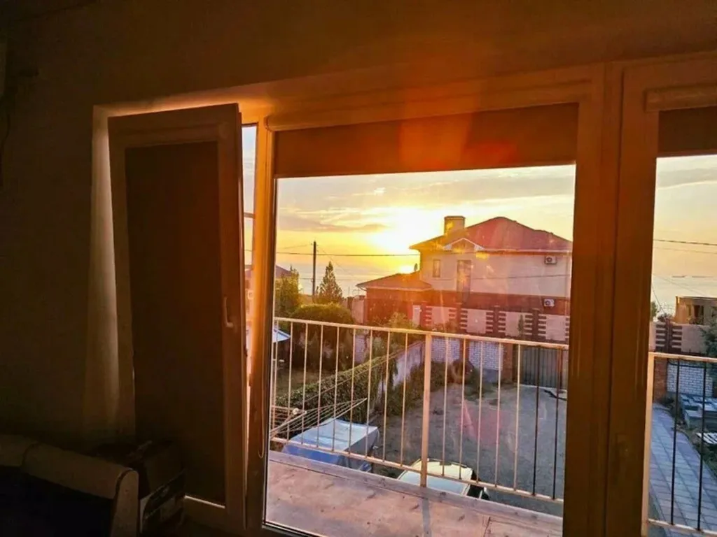 Квартира Семейный люкс с кухней и балконом — аренда посуточно в Ейск