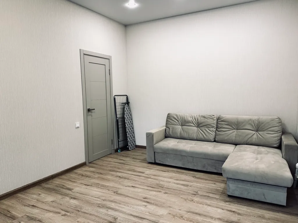 Просторная квартира около Бурнаковская