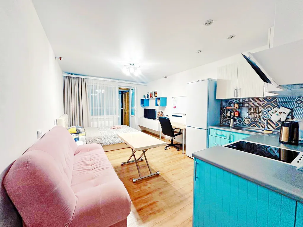 Квартира Современная студия, недалеко от метро — аренда посуточно в Мурино