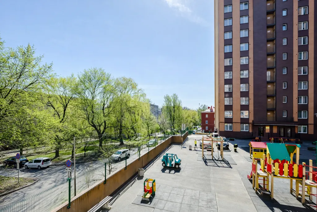 Квартира Яркие апартаменты в центре с видом на город — Калининград