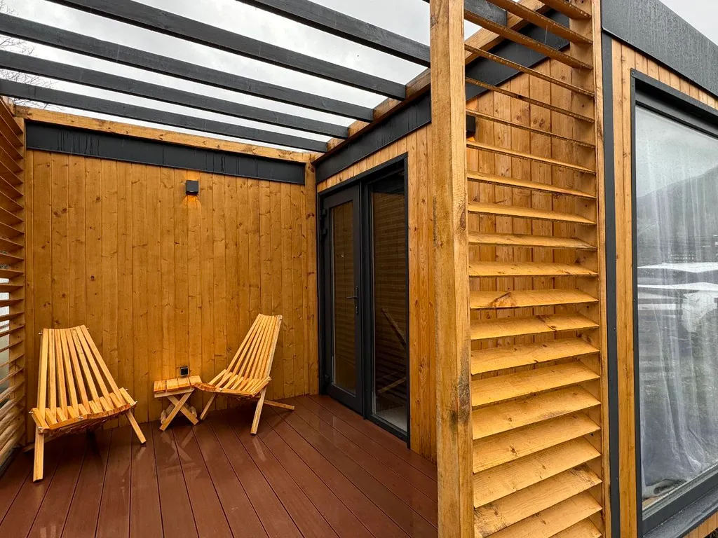 Коттедж Сканди-домик с панорамными окнами в горах у моря — Прасковеевка