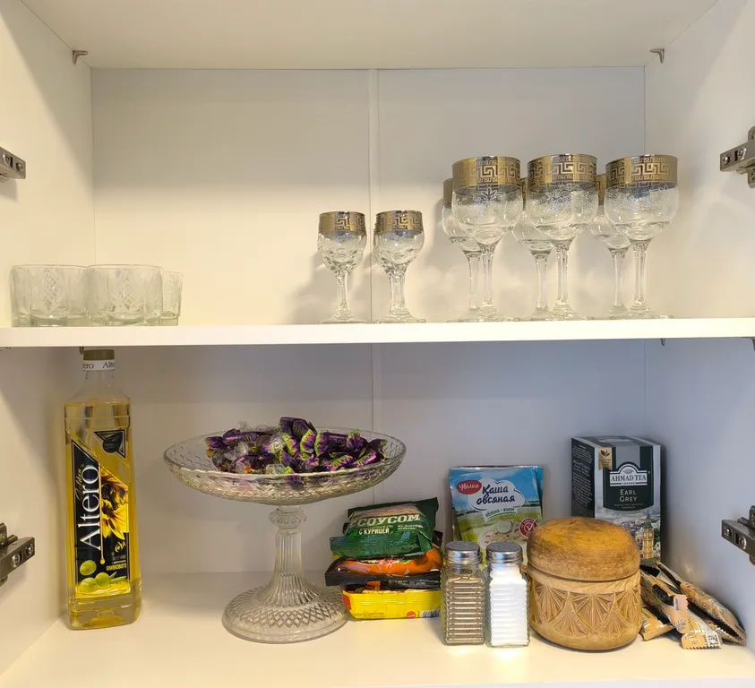 Светлая квартира с просторной кухней недалеко от центра