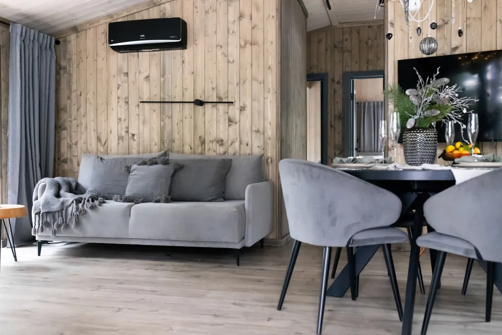 Коттедж Экcклюзивный дом с гopячим чaнoм в сосновом лесу — Семеновское