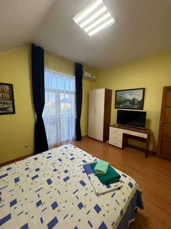 Дом с бассейном