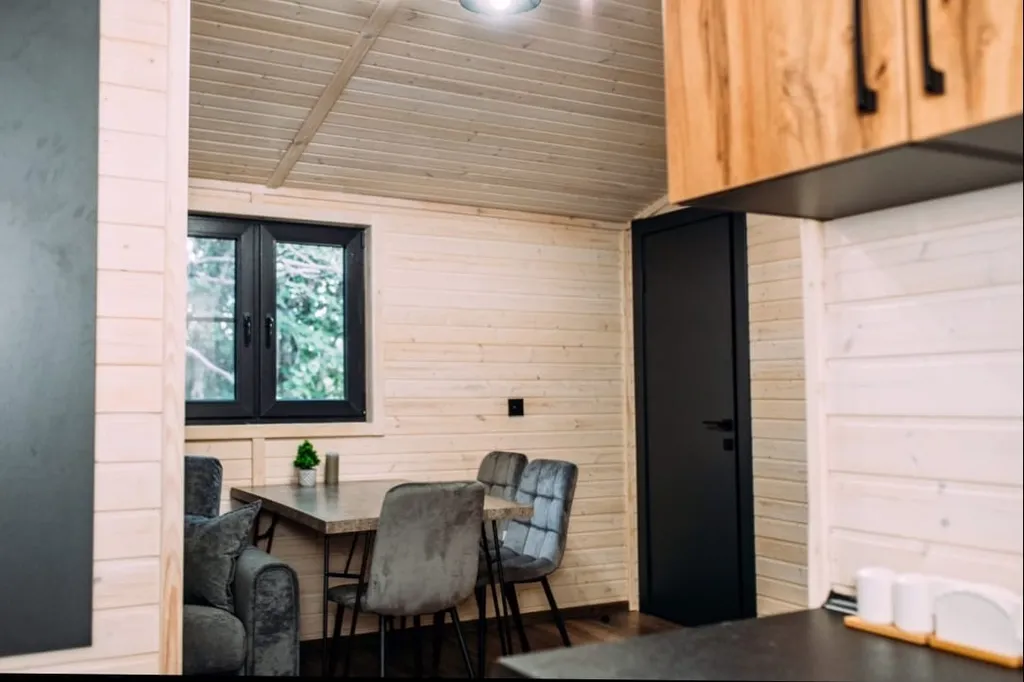 Большой дом с купелью