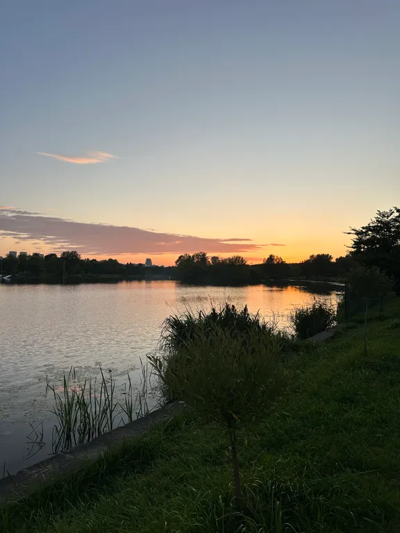 Современные и уютные апартаменты в центре рядом с парком и рекой