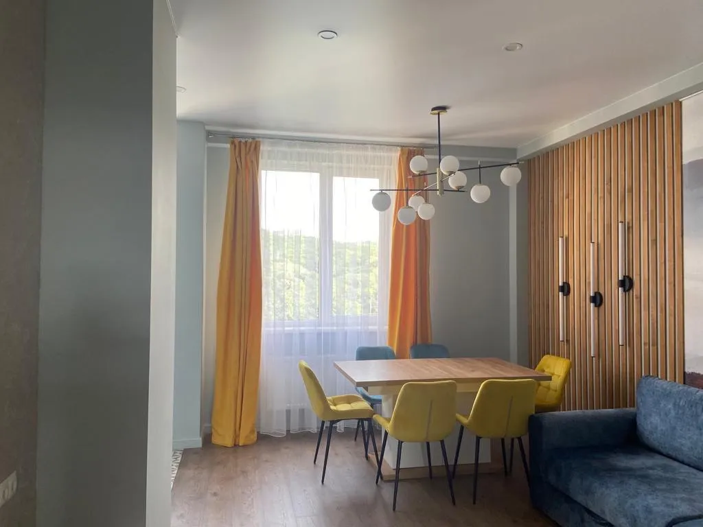 Современная дизайнерская квартира в центре города