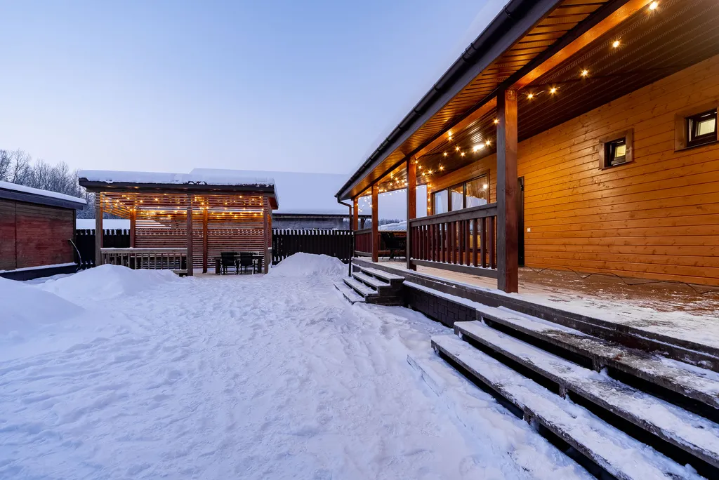 Уютный коттедж с горячей купелью и сауной - 10 минут от города