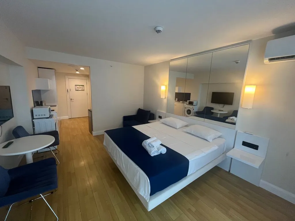 Апартаменты на первой береговой линии в апарт-отеле orbi city