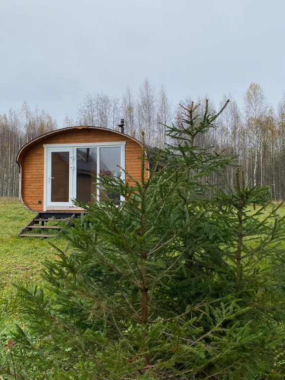 Домик на берегу реки