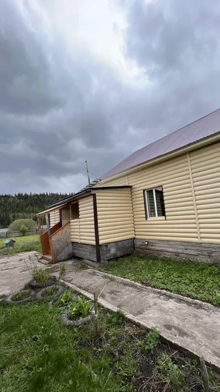 Дом возле реки Караидель на огороженном участке