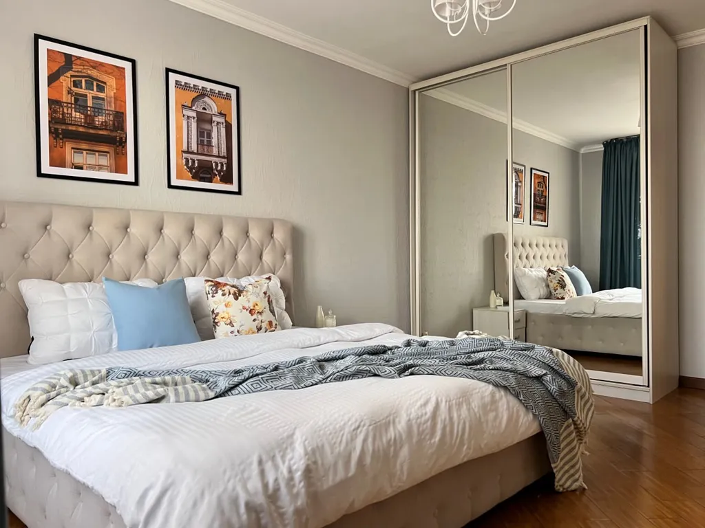 Уютная квартира с прекрасными видами в центре Алматы