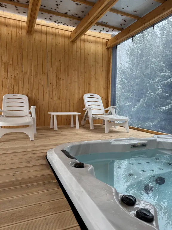 Дом с баней и джакузи