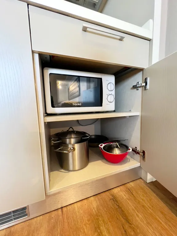 Alliance Palace, вид на старый город, море и горы