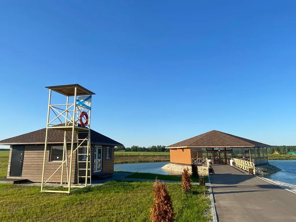 Коттедж Домик у реки в окружении сосен с камином, сауной и чаном — Семеновское